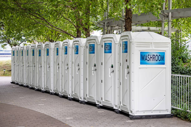 Best Porta potty delivery and setup  in Chapman, KS